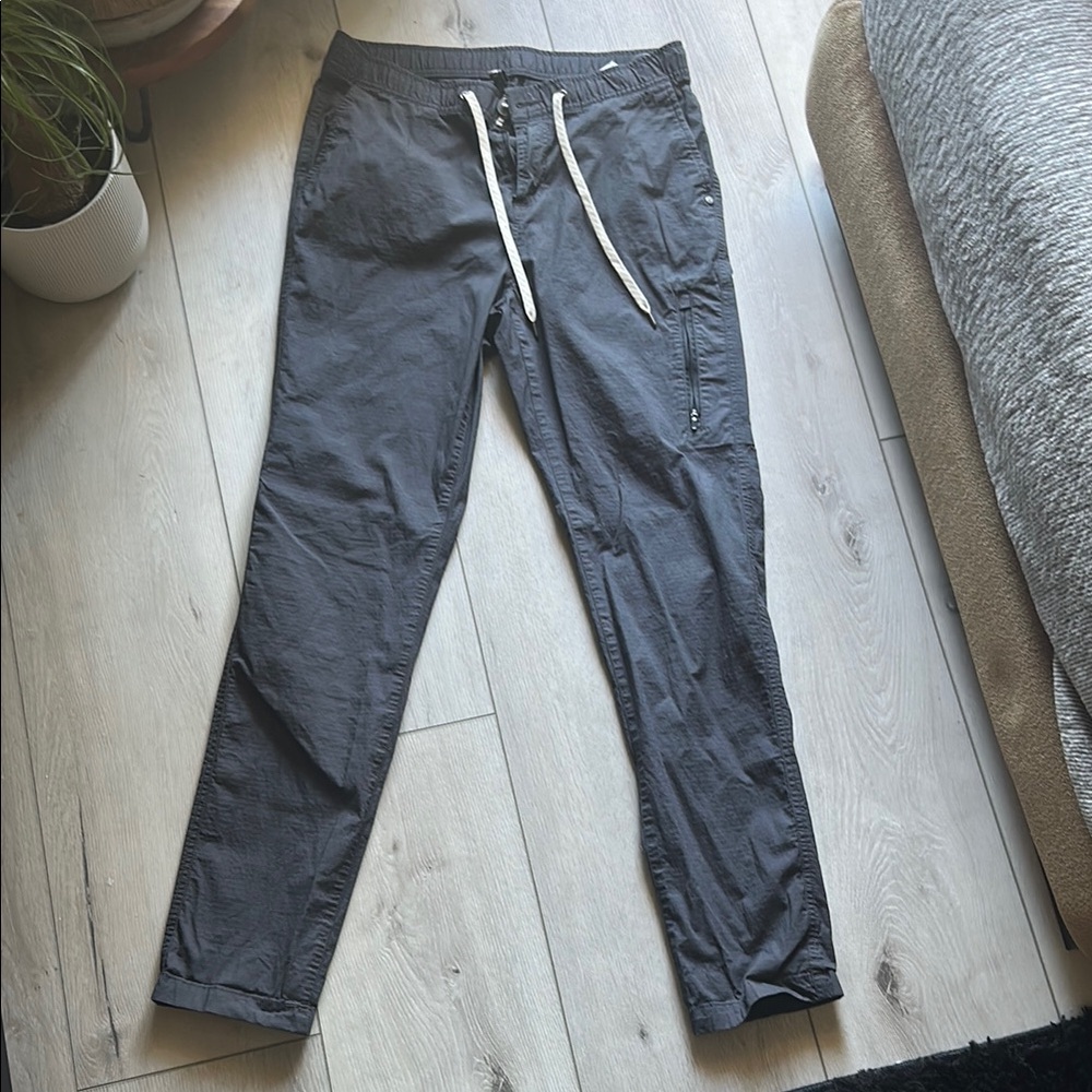 Vuori Men’s “Ripstop” Gray Pants // Size Medium